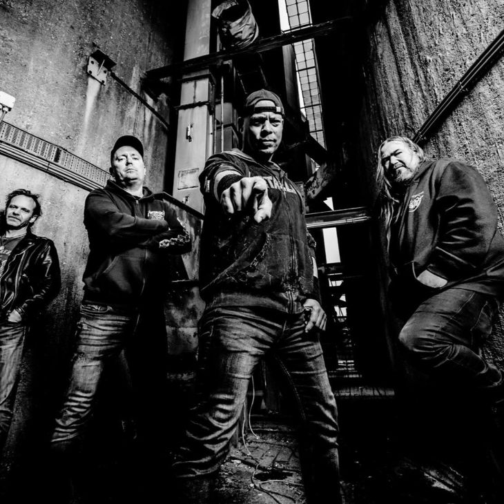 Metallica by Present Danger [NL]